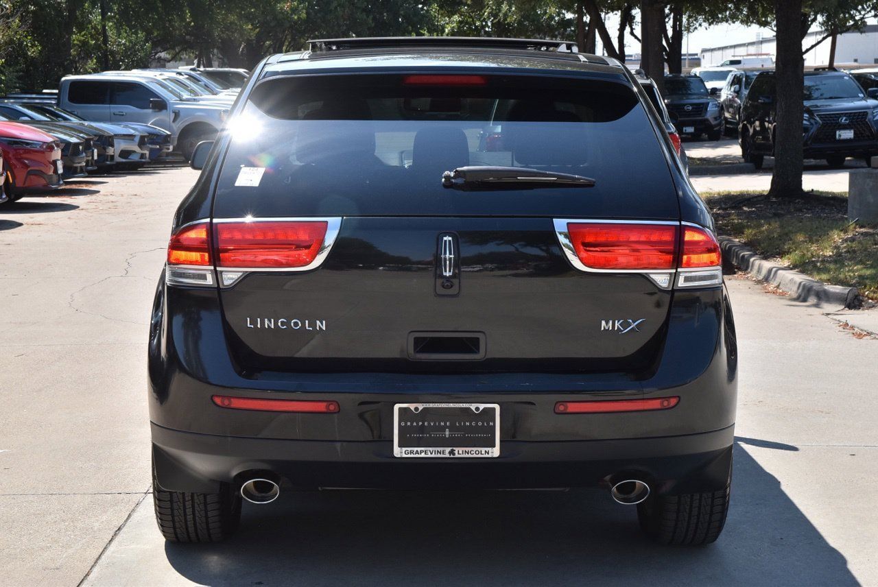 Used 2013 Lincoln MKX FWD image 9