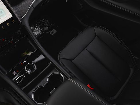 New 2025 Jeep Grand Cherokee Limited image 25