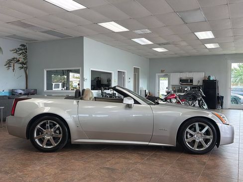 Used 2008 Cadillac XLR RWD image 6