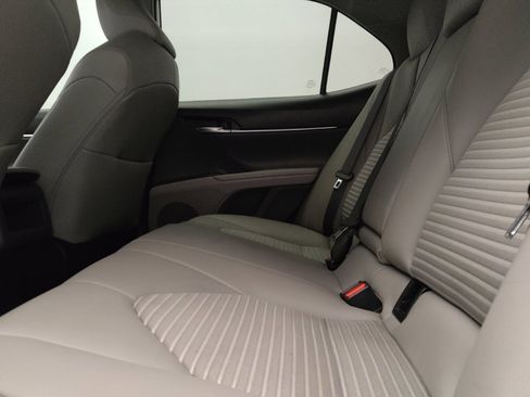 Used 2022 Toyota Camry SE FWD image 18