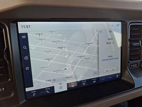 Used 2022 Ford Bronco Wildtrak image 13