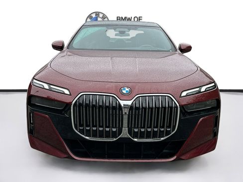 Used 2025 BMW 740i image 2