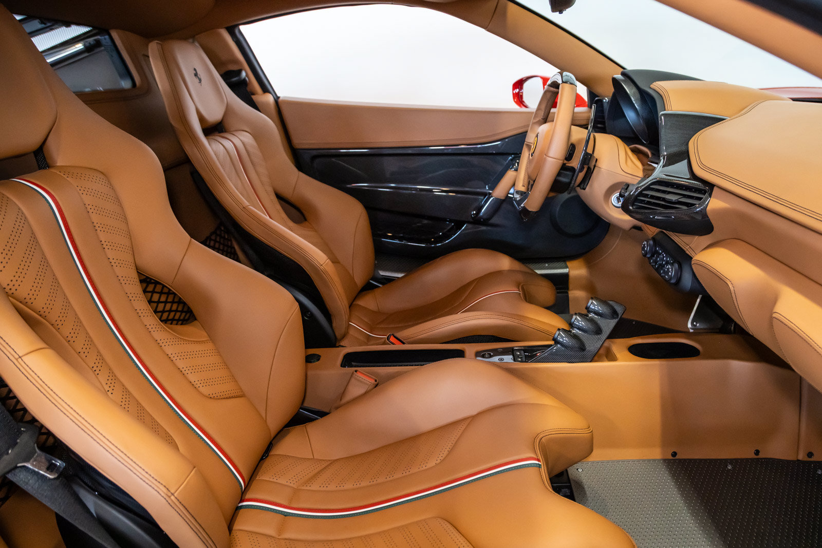 Used 2015 Ferrari 458 Speciale Coupe RWD image 36