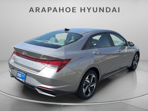 Used 2023 Hyundai Elantra SEL w/ Convenience Package FWD image 5