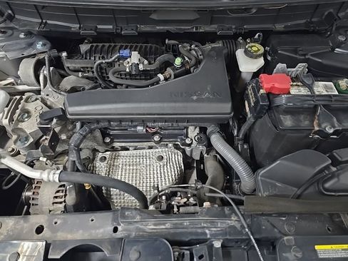 Used 2018 Nissan Rogue SV w/ Sun & Sound Touring Package image 13