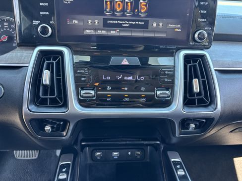 Certified 2022 Kia Sorento EX FWD image 22