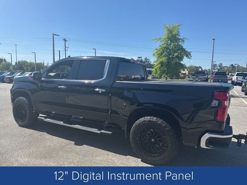 Used 2022 Chevrolet Silverado 1500 LTZ w/ Z71 Off-Road Package image 4