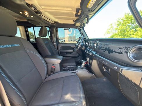 Used 2022 Jeep Wrangler Unlimited Rubicon 4xe w/ Cold Weather Group AWD/4WD image 14