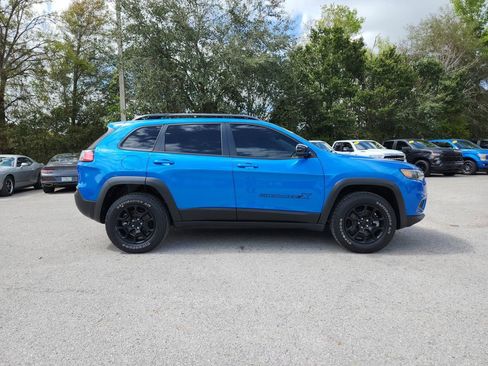 Certified 2022 Jeep Cherokee Latitude AWD/4WD image 3