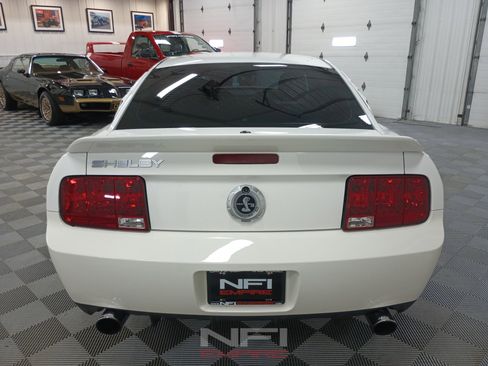 Used 2007 Ford Mustang Shelby GT500 RWD image 9