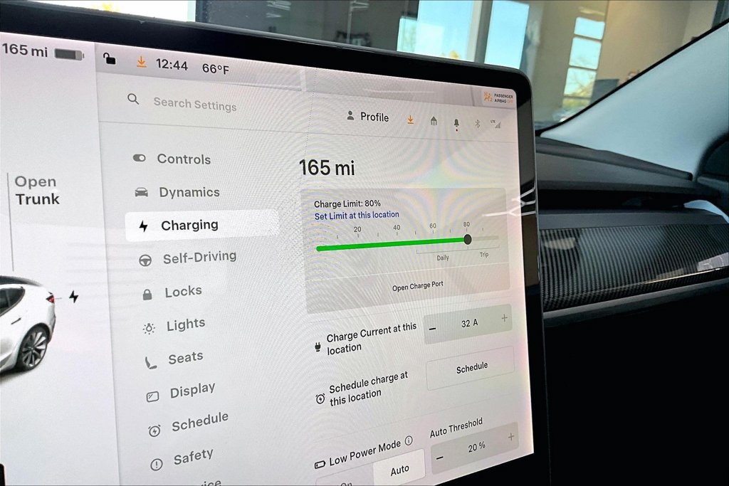 Used 2020 Tesla Model 3 Standard Range Plus RWD image 15