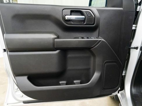 Used 2020 Chevrolet Silverado 1500 Custom w/ Custom Value Package AWD/4WD image 19