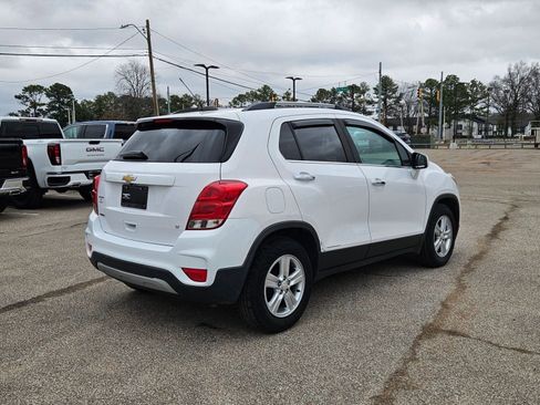 Used 2018 Chevrolet Trax LT w/ LT Convenience Package image 7