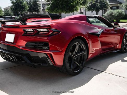 Used 2023 Chevrolet Corvette Z06 w/ Z07 Performance Package RWD image 8