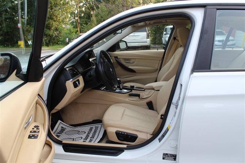 Used 2014 BMW 320i xDrive Sedan AWD/4WD image 10