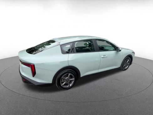 Used 2025 Kia K4 FWD image 14