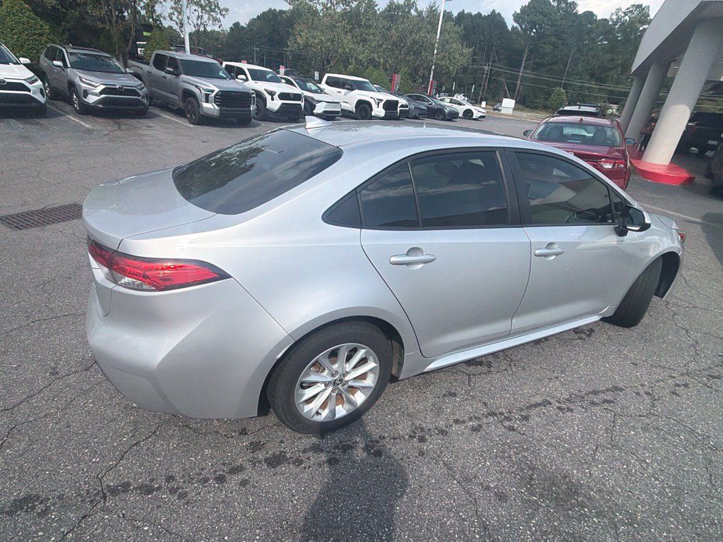 Used 2021 Toyota Corolla LE w/ LE Convenience Package FWD image 6