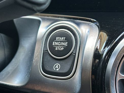 Certified 2023 Mercedes-Benz GLB 250 image 33