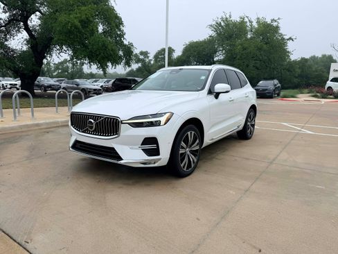 Certified 2023 Volvo XC60 B5 Plus w/ Protection Package Premier AWD/4WD image 2
