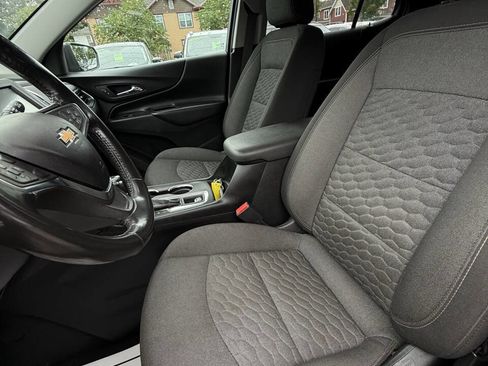 Used 2018 Chevrolet Equinox LT image 16