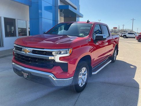 Used 2024 Chevrolet Silverado 1500 LT image 2