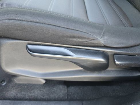 Used 2021 Honda CR-V LX image 9