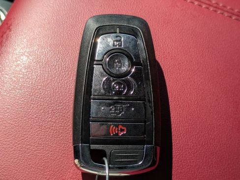 Certified 2025 Lincoln Corsair Reserve FWD image 29