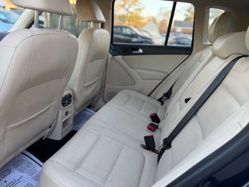 Used 2016 Volkswagen Tiguan S image 12