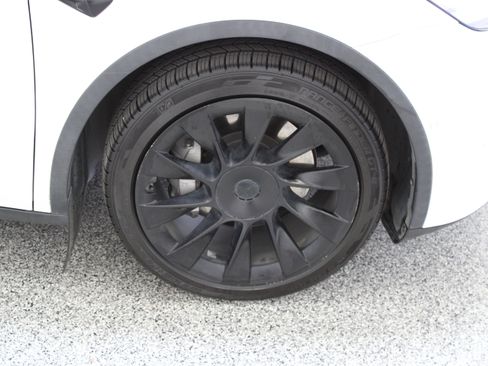 Used 2021 Tesla Model Y Long Range AWD/4WD image 5