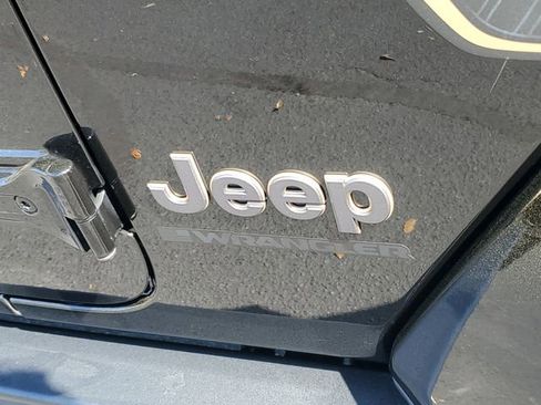 Used 2024 Jeep Wrangler Unlimited Rubicon 392 AWD/4WD image 28