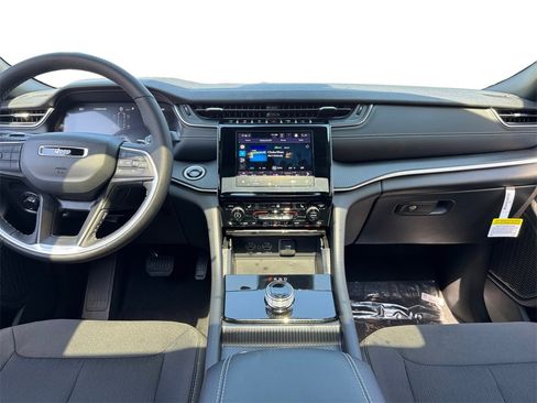 New 2025 Jeep Grand Cherokee L Laredo w/ Luxury Tech Group I image 11