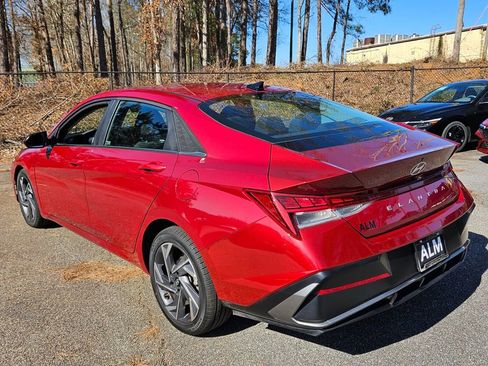 Used 2025 Hyundai Elantra SEL FWD image 10