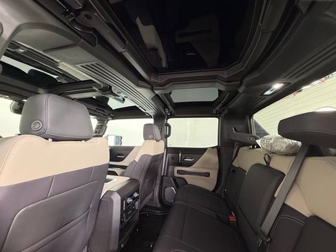 New 2026 GMC Hummer EV 4x4 Crew Cab image 34