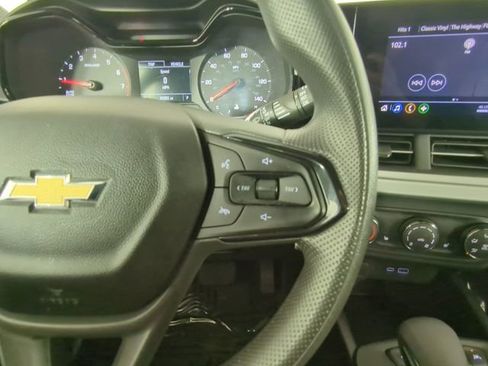 Used 2024 Chevrolet Trax LS w/ LS Convenience Package image 27