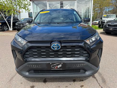 Used 2021 Toyota RAV4 LE AWD/4WD image 3