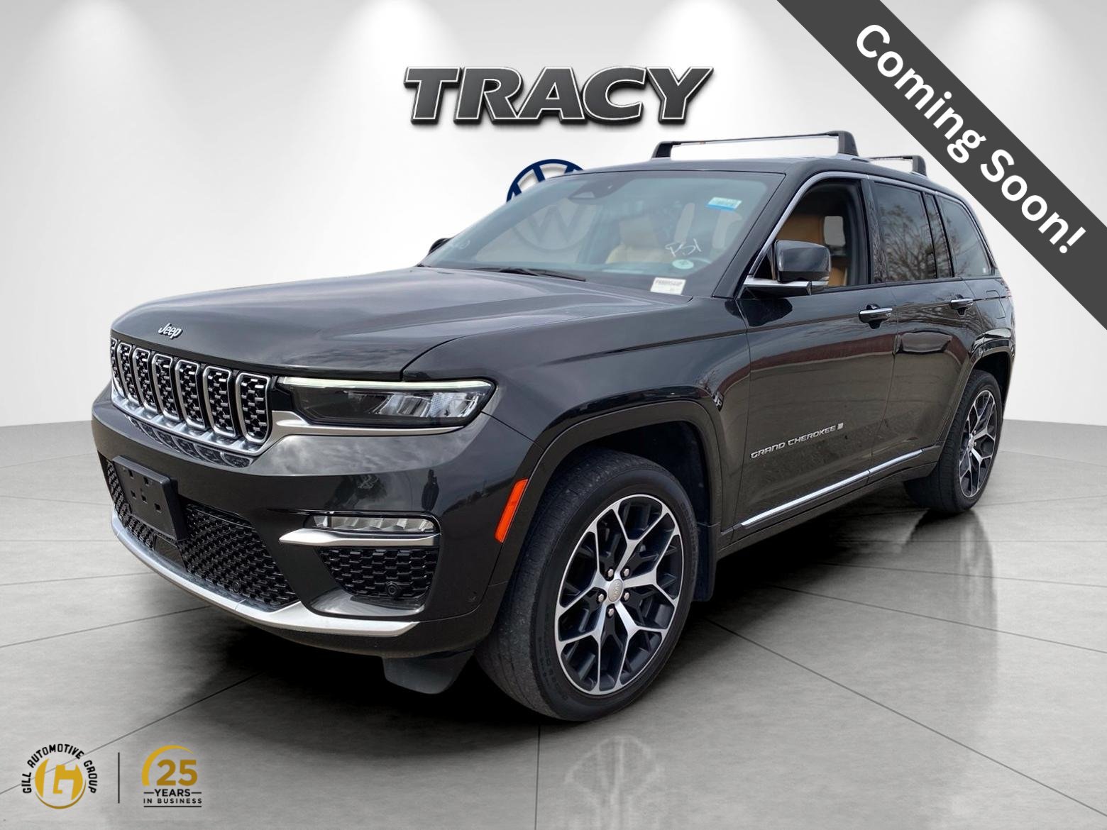 Used 2023 Jeep Grand Cherokee Summit AWD/4WD image 1