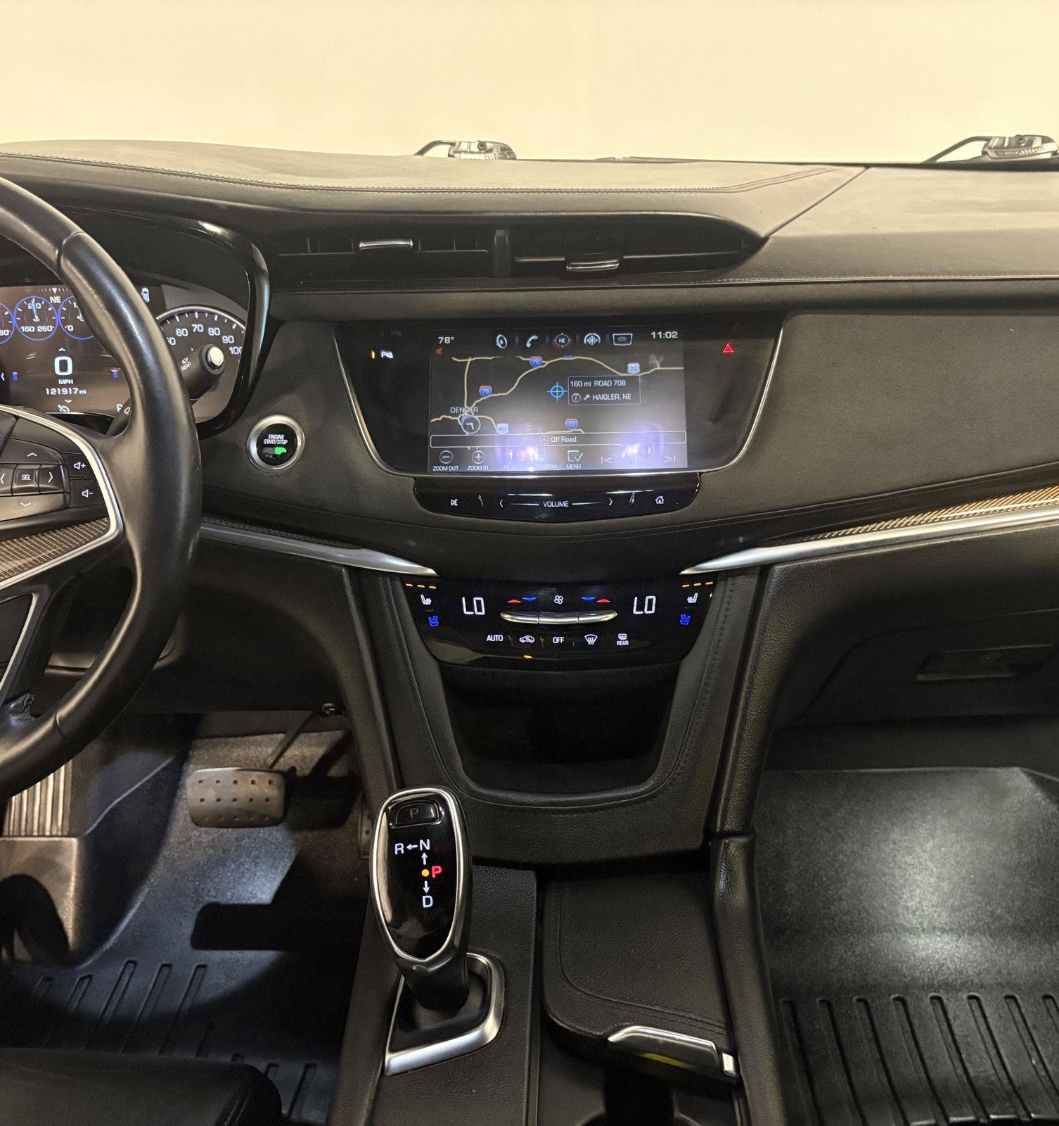 Used 2017 Cadillac XT5 Platinum AWD/4WD image 23