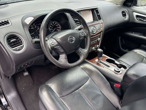 Used 2017 Nissan Pathfinder Platinum w/ Cargo Package AWD/4WD image 8