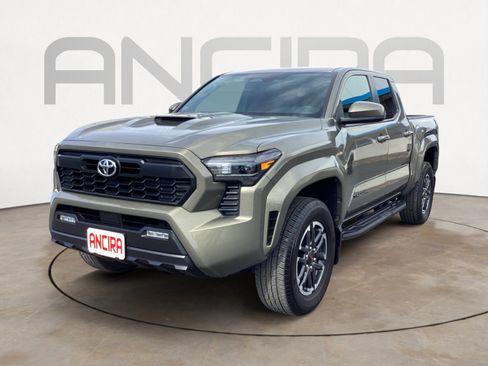 Used 2025 Toyota Tacoma TRD Sport AWD/4WD image 9