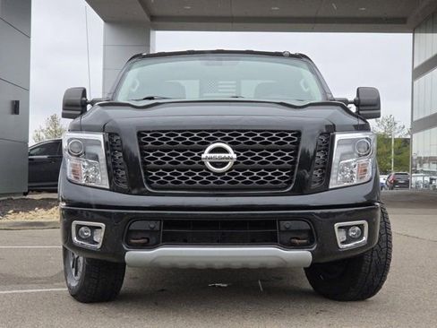 Used 2018 Nissan Titan PRO-4X w/ Pro-4x Convenience Package image 3