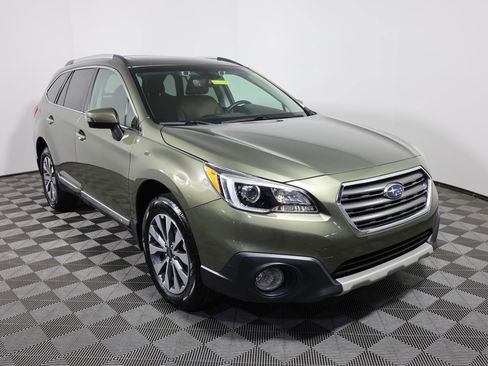 Used 2017 Subaru Outback 3.6R Touring w/ Popular Package #5A AWD/4WD image 3