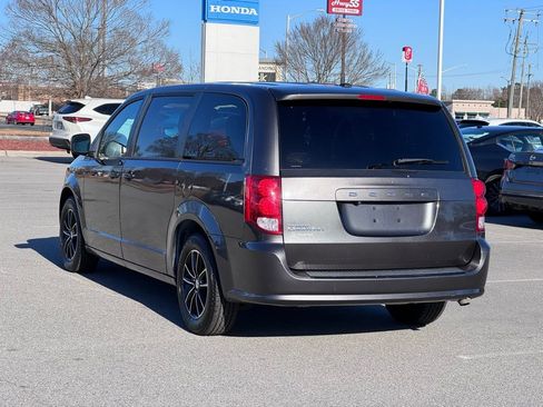 Used 2019 Dodge Grand Caravan SE image 19