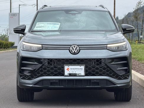 New 2026 Volkswagen Tiguan SE R-Line AWD/4WD image 8