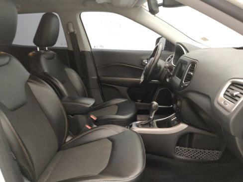 Used 2020 Jeep Compass Latitude FWD image 21