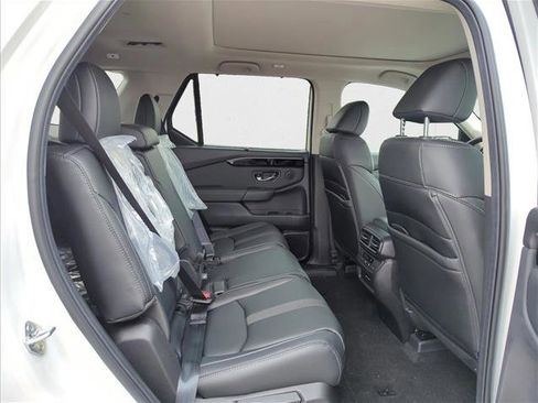 New 2025 Honda Pilot Touring image 15