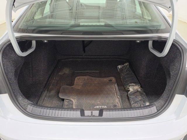 Used 2019 Volkswagen Jetta SE FWD image 17