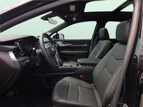 Used 2023 Cadillac XT5 Premium Luxury w/ Technology Package FWD image 16