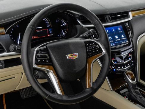 Used 2018 Cadillac XTS Luxury FWD image 15