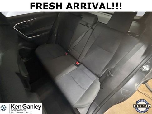 Used 2019 Toyota RAV4 LE w/ Carpet Mat Package image 19