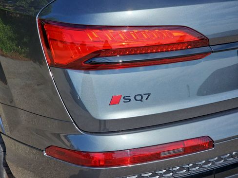 New 2026 Audi SQ7 Premium Plus AWD/4WD image 38